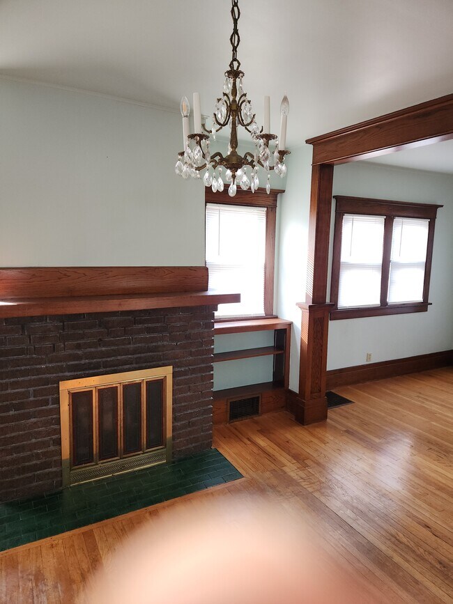 Building Photo - 511 2nd Ave SW