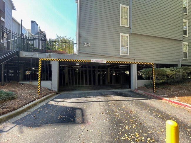 Building Photo - Condo in the Heart of Sandy Springs