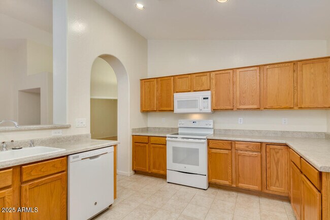 Building Photo - 15870 N 162 Ln