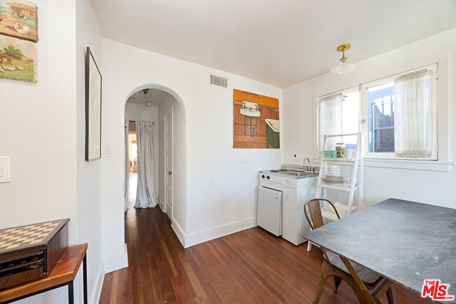 Building Photo - 34 Park Ave