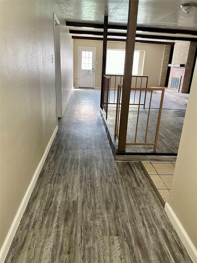 Building Photo - 15931 Cardono Ln