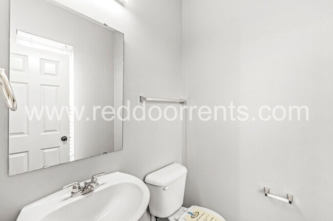 Building Photo - 2936 W New York St