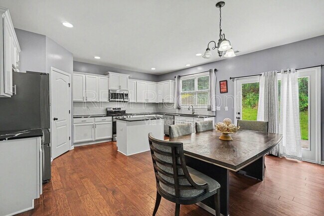 Building Photo - 2909 Estate View Ct
