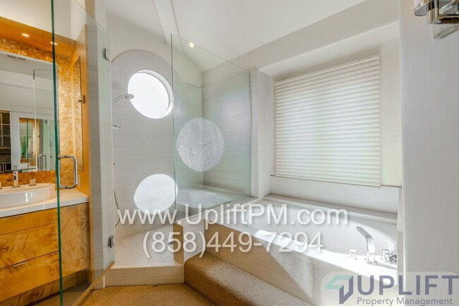 Building Photo - 11671 Boulton Ave