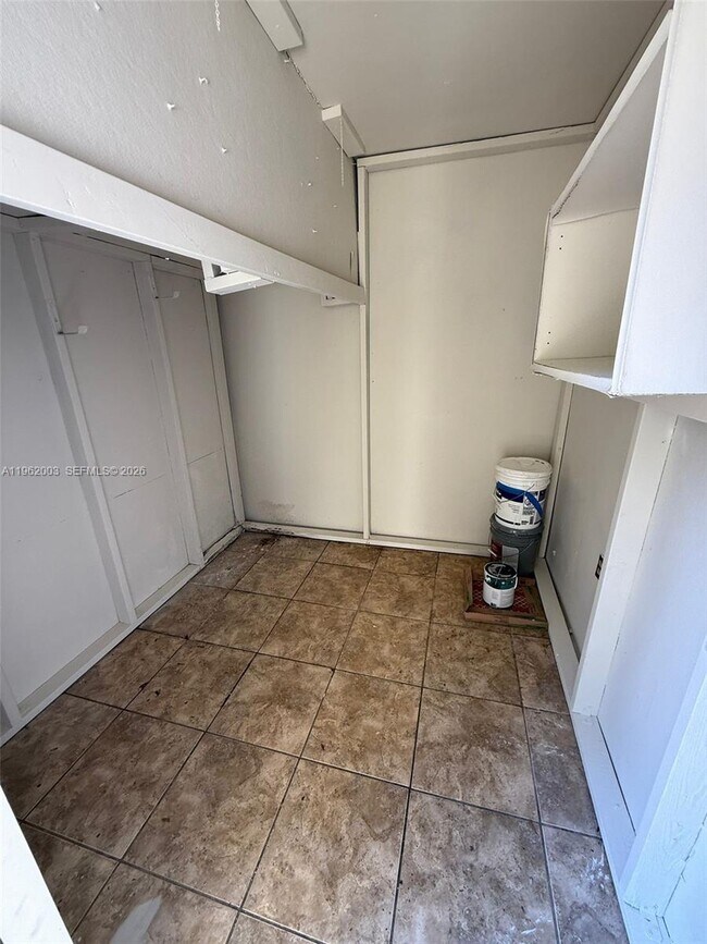 Building Photo - 3326 Farragut St