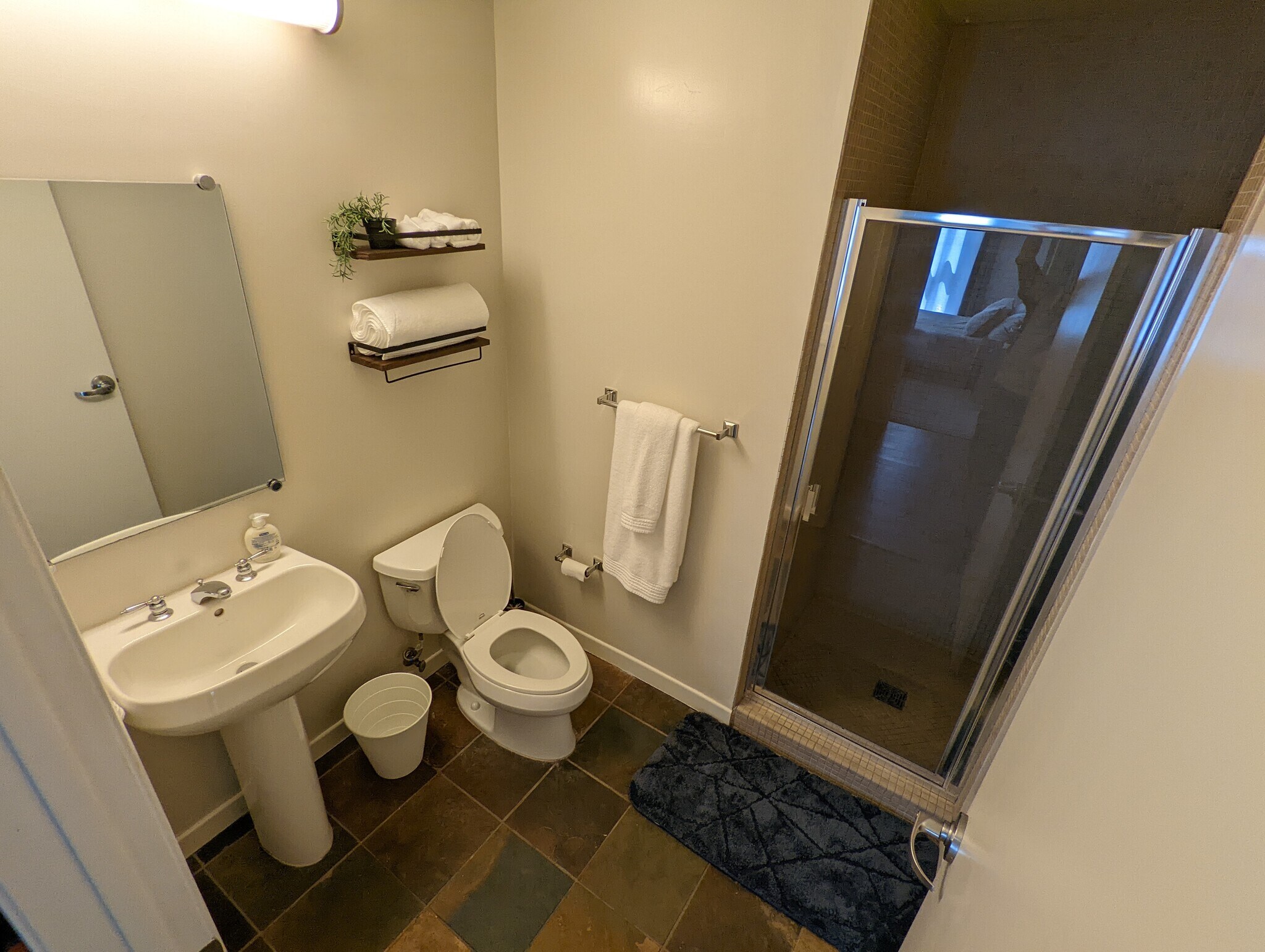 Guest Bath - 1150 J Street