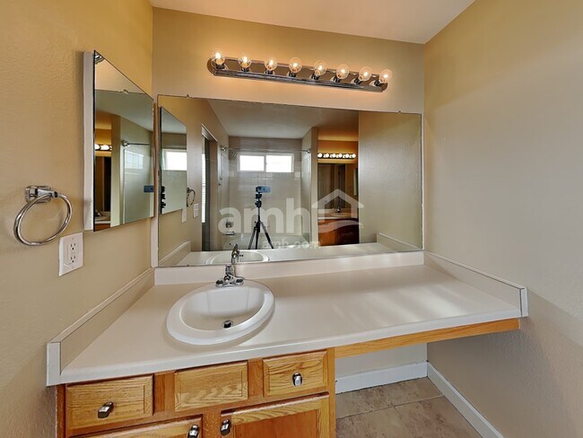 Building Photo - 6625 Fonder Dr