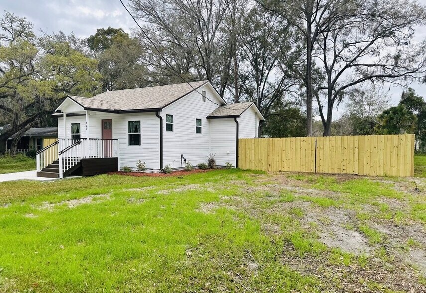 Building Photo - 329 NE 2nd St