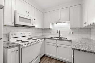 Building Photo - 8 Blocks from Garden City Beach! 2 Bed/1.5 Bath Duplex