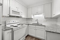 Building Photo - 8 Blocks from Garden City Beach! 2 Bed/1.5 Bath Duplex