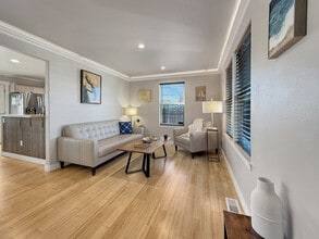 Building Photo - 237 W Alder St