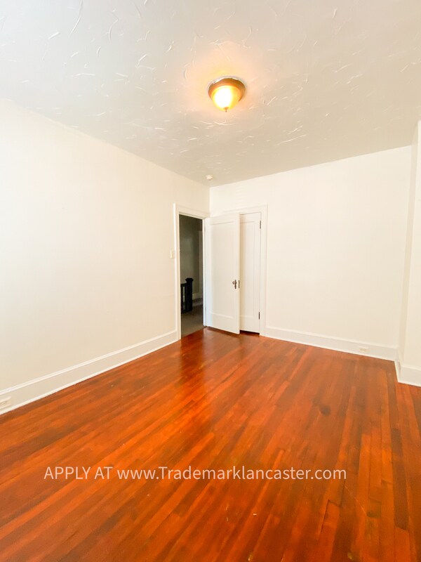 Building Photo - 485 New Dorwart St