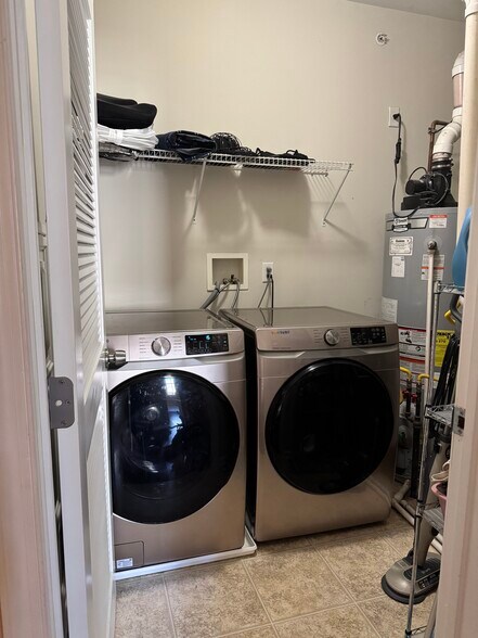 Washer/dryer - 813 Deluca Rd