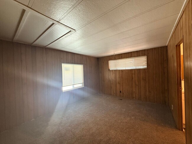 Building Photo - Perfect home in the perfect location!