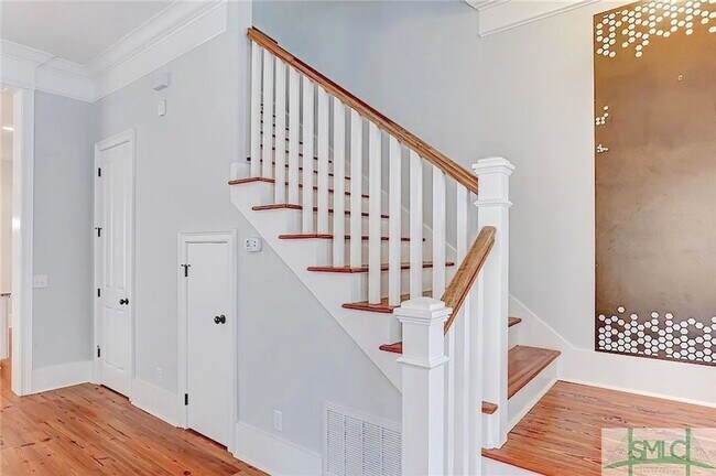 Building Photo - 4 BED | 2.5 BATH | PRIVATE OFF-STREET PARKING | OUTDOOR PATIO | WALK TO GARVIN HALL