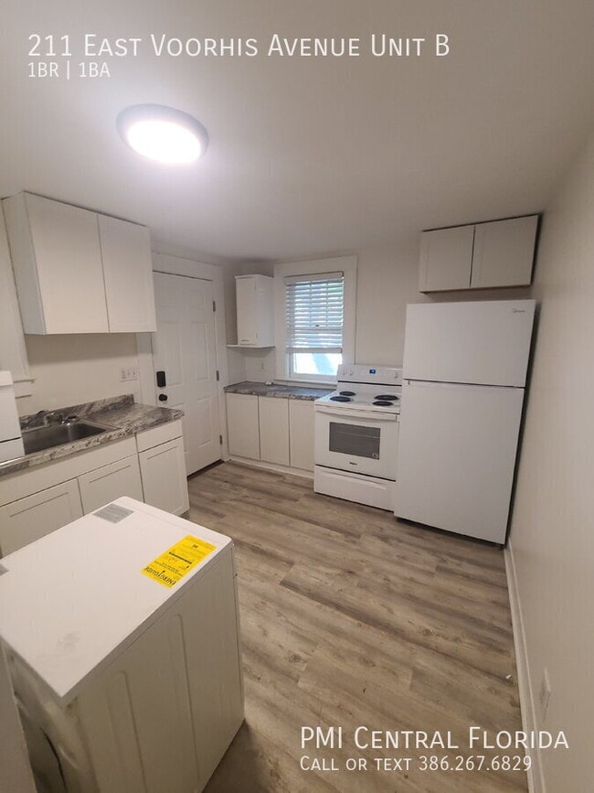 Building Photo - 211 E Voorhis Ave