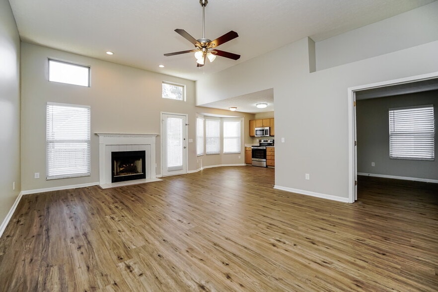 Building Photo - 5655 Dashshund Ct