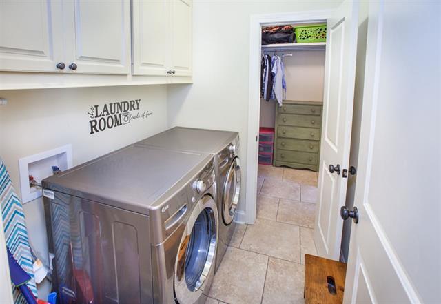 Building Photo - 109 Runner's Way