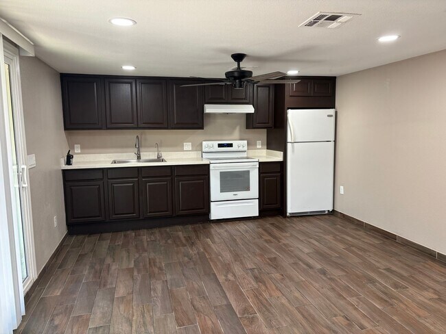 Building Photo - Rodriguez-N. 54th Ln