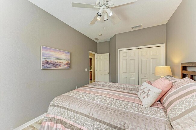 Building Photo - 135 River Enclave Ct