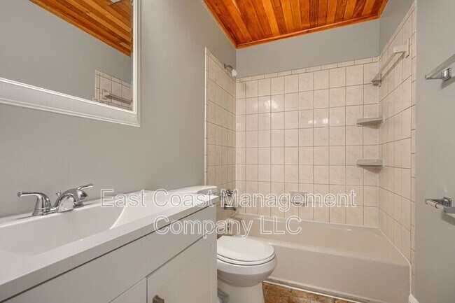 Building Photo - 26 King Richard Ct