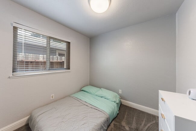 Building Photo - 10222 Sunol Way
