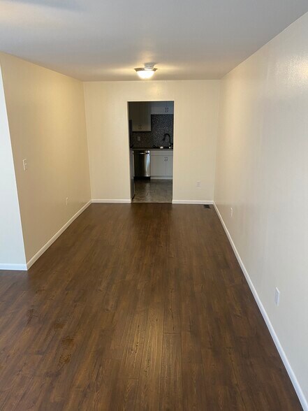 Building Photo - 7687 Brams Hill Dr