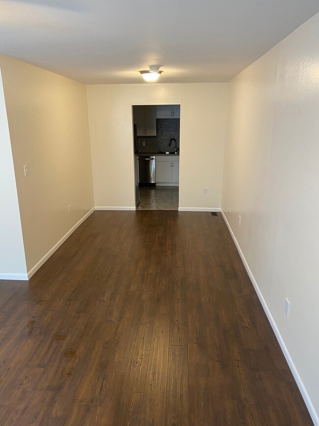 Building Photo - 7687 Brams Hill Dr