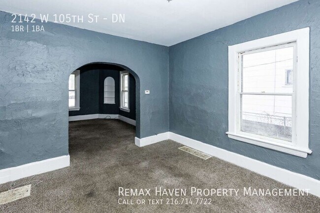 Building Photo - 2142 W 105th St