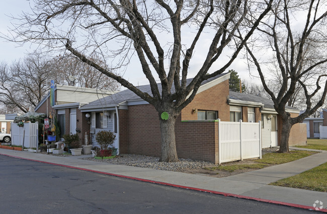 Building Photo - Valley Fair Village