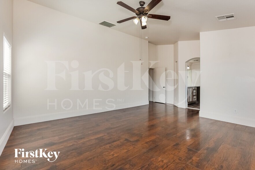Building Photo - 2936 W Jasper Butte Dr