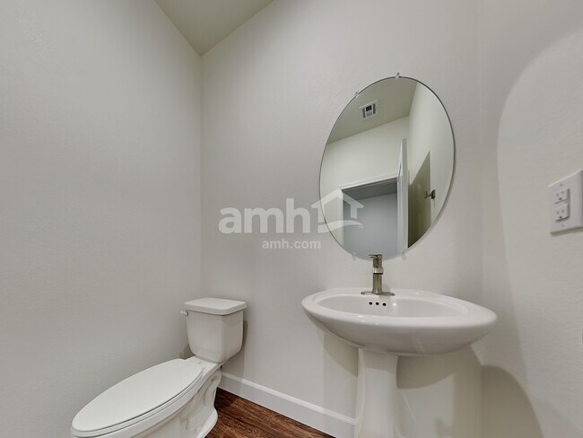 Building Photo - 300 Palazza Reserve Pl