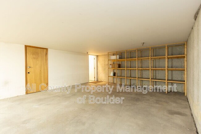 Building Photo - 5056 Buckingham Rd