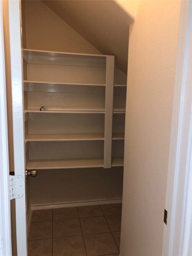 Building Photo - 5639 Stonecloud Ln