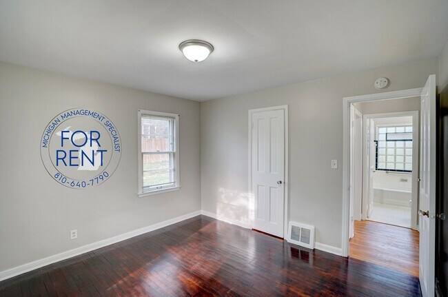 Building Photo - 708 Fremont St