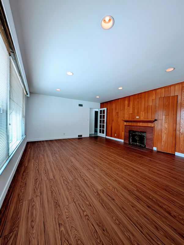 Building Photo - 1308 Claremont Pl