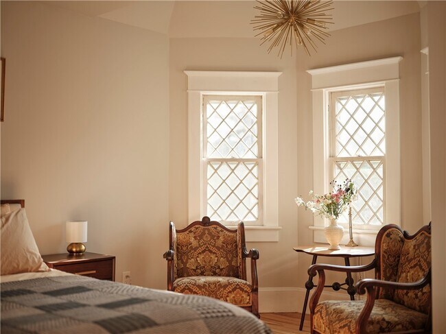 Building Photo - 38 Lake St