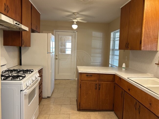 Building Photo - 505 Cardinal Ave