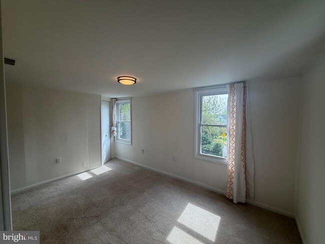 Building Photo - 5014 Delaware St