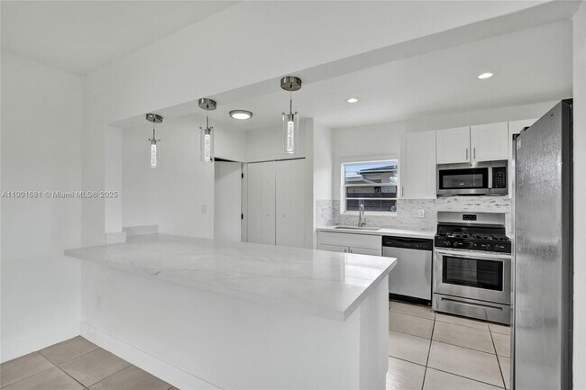 Building Photo - 5750 NW 111th St
