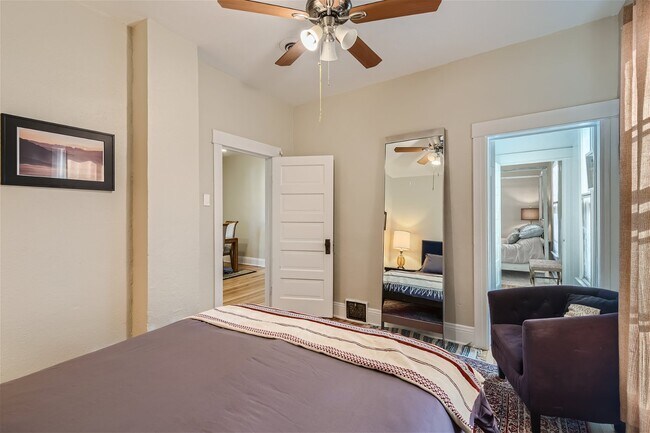 Building Photo - 2151 S Cherokee St