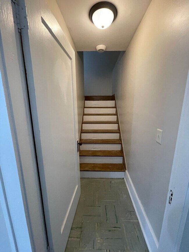 Building Photo - Serene Richmond Cottage Retreat | 2BR, Hardwood Floors, Pet-Friendly- $2500