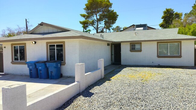Primary Photo - 5821 W Eugene Ave