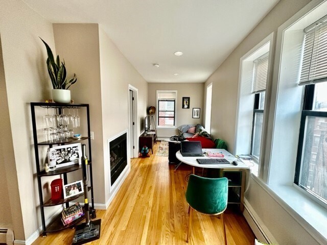 Primary Photo - 2-4 Thacher St