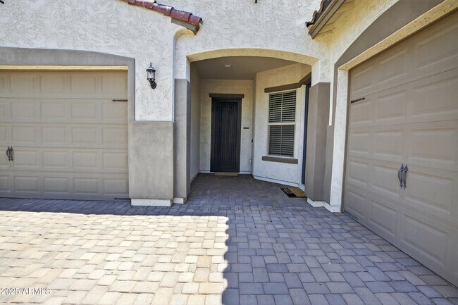 Building Photo - 3405 S 183rd Dr