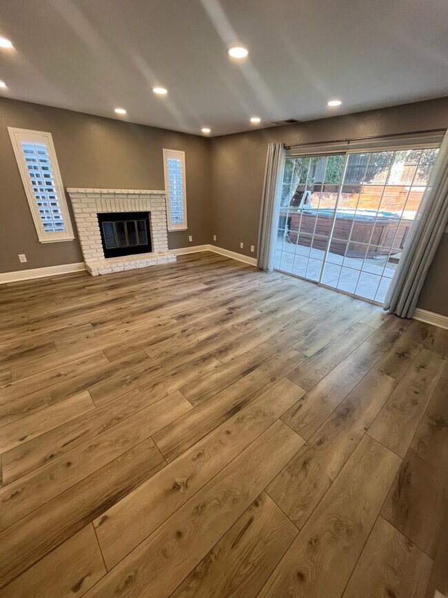 Building Photo - Nice 3 bedroom family home for rent in great Rocklin location