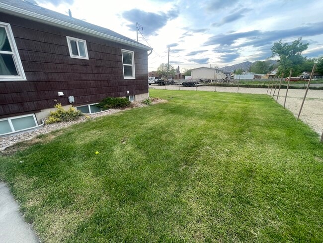 Building Photo - 1032 N 300 W