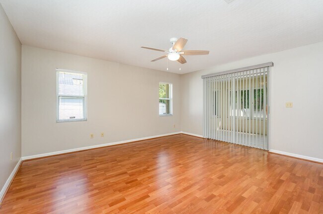 Building Photo - Great Location In NE Palm Bay!