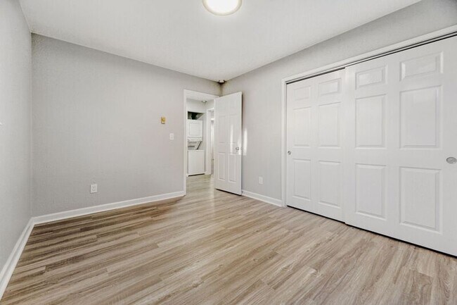 Building Photo - 1120 Mazatlan Cir