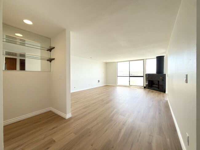 Building Photo - Panoramic Ocean and Lagoon Views